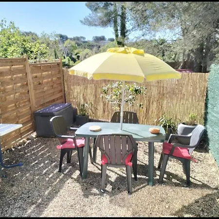 Joli Studio Proche Mer Au Pradet Apartman *